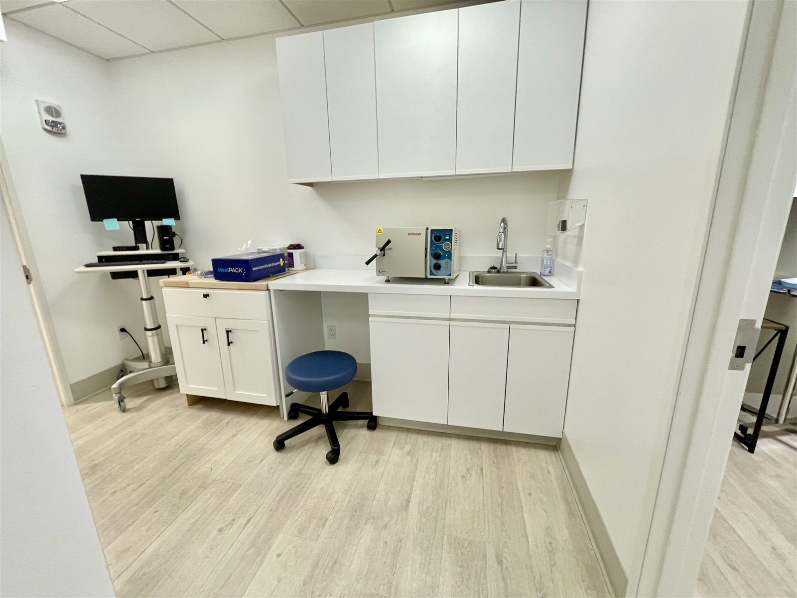 Hallway Sink & Desk